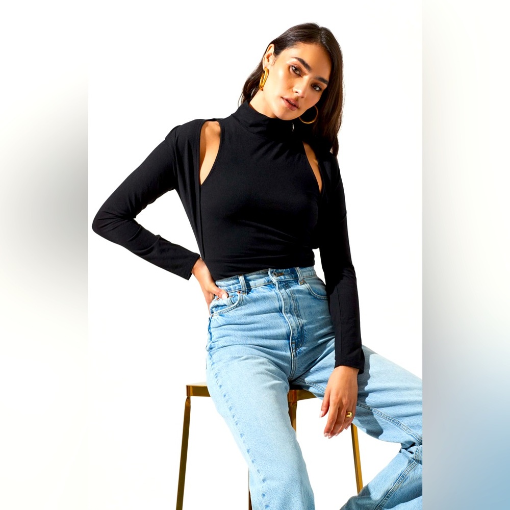 ASTR THE LABEL LONG SLEEVE MOCK NECK SHRUG